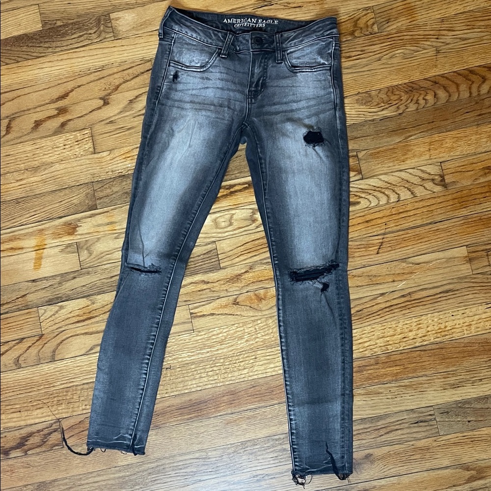 American Eagle Outfitters Women's Gray Distressed Skinny Jeans